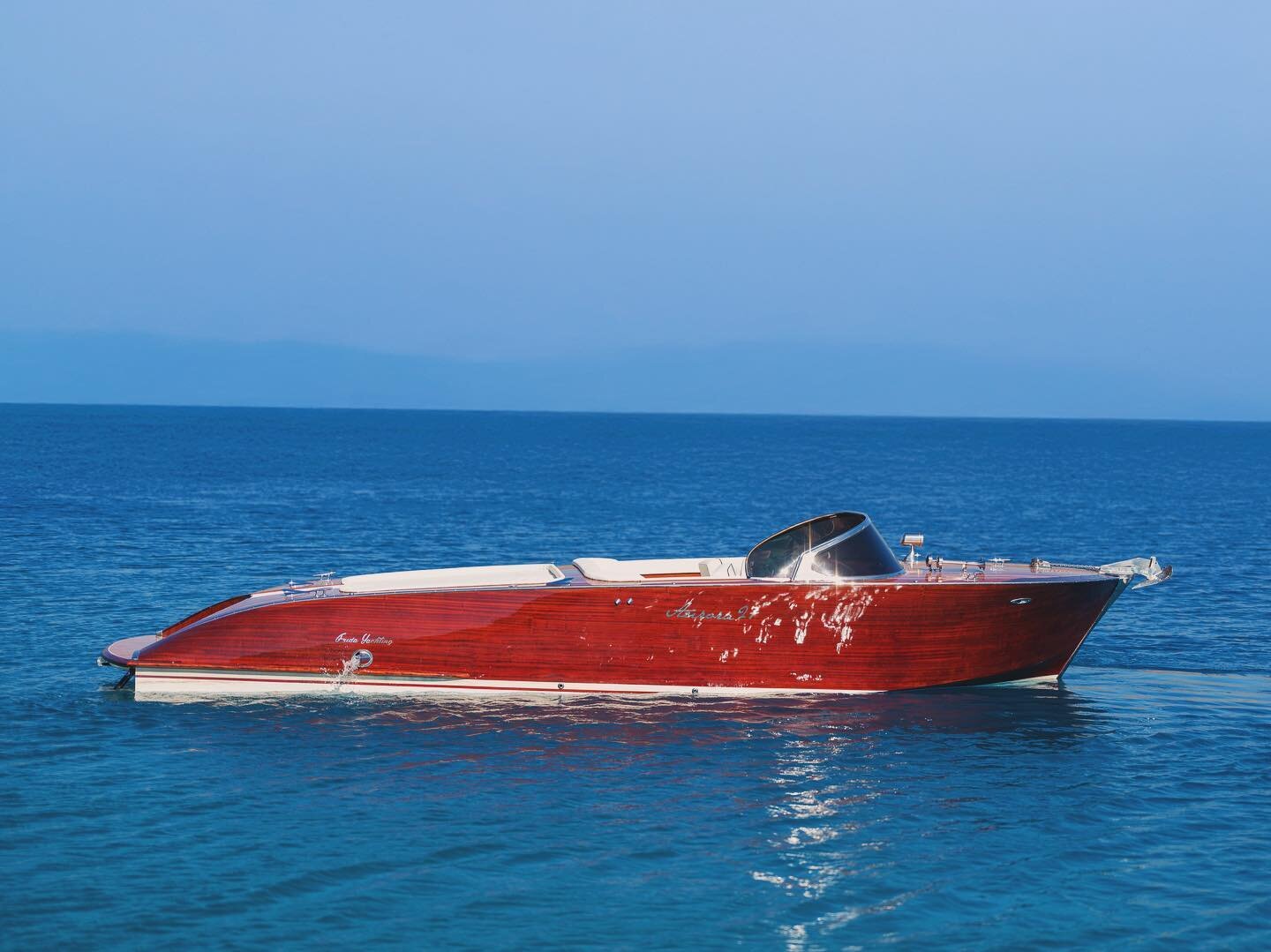 Aurora 27 mahogany runabout on deep blue water off Bozburun